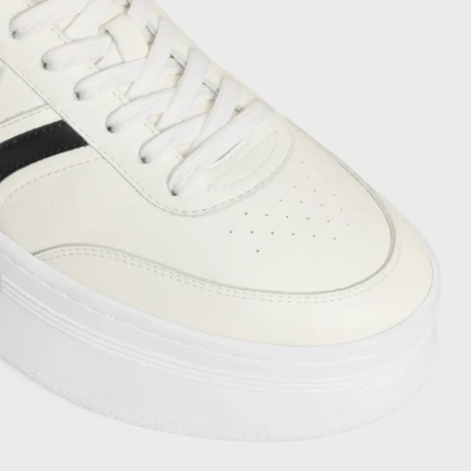 CELINE – Block sneakers met Triomphe-achterkant en sleehakzool van kalfsleer