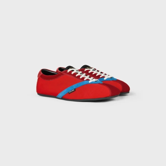 De platte sneaker in grosgrain, fluweel, suède geitenleer en lamsleer