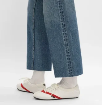 De platte sneaker in grosgrain, fluweel, suède geitenleer en lamsleer