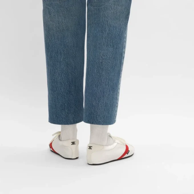 De platte sneaker in grosgrain, fluweel, suède geitenleer en lamsleer
