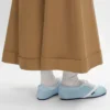 De platte sneaker in grosgrain, fluweel, suède geitenleer en lamsleer