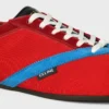 De platte sneaker in grosgrain, fluweel, suède geitenleer en lamsleer
