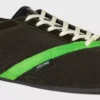 De platte sneaker in grosgrain, fluweel, suède geitenleer en lamsleer