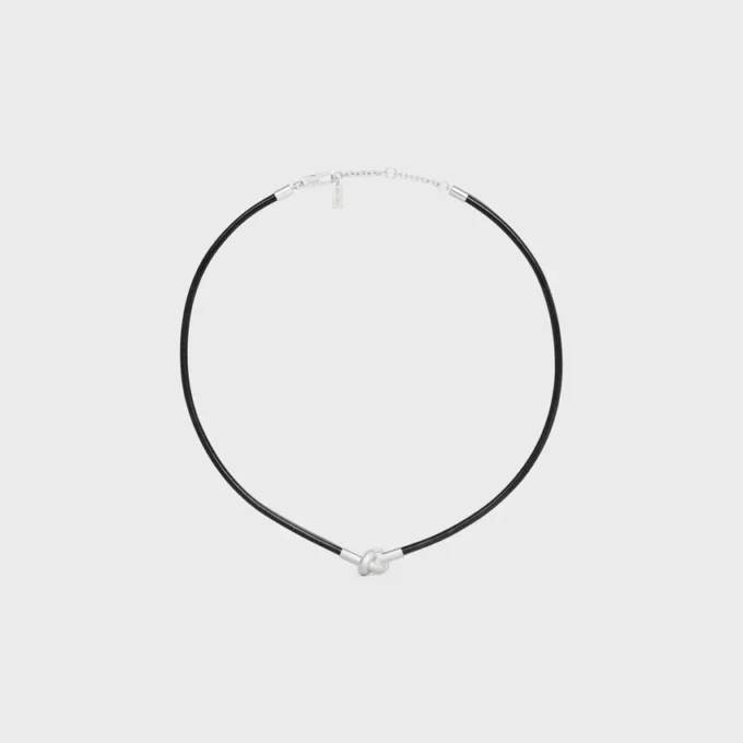 Knoopketting van kalfsleer en messing met rhodiumafwerking