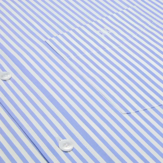 Kort shirt van gestreept katoenpopeline