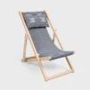 Ligstoel van hout en jacquardtextiel