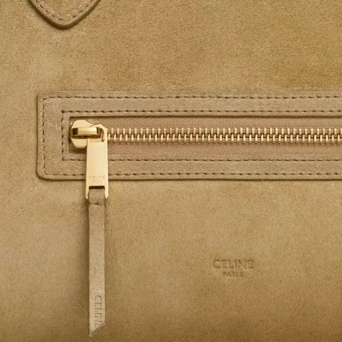 Luggage van suède kalfsleer