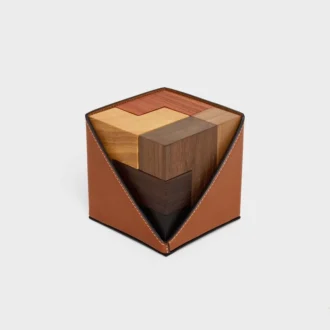 Puzzelkubus in houten en natuurlijk kalfsleren etui