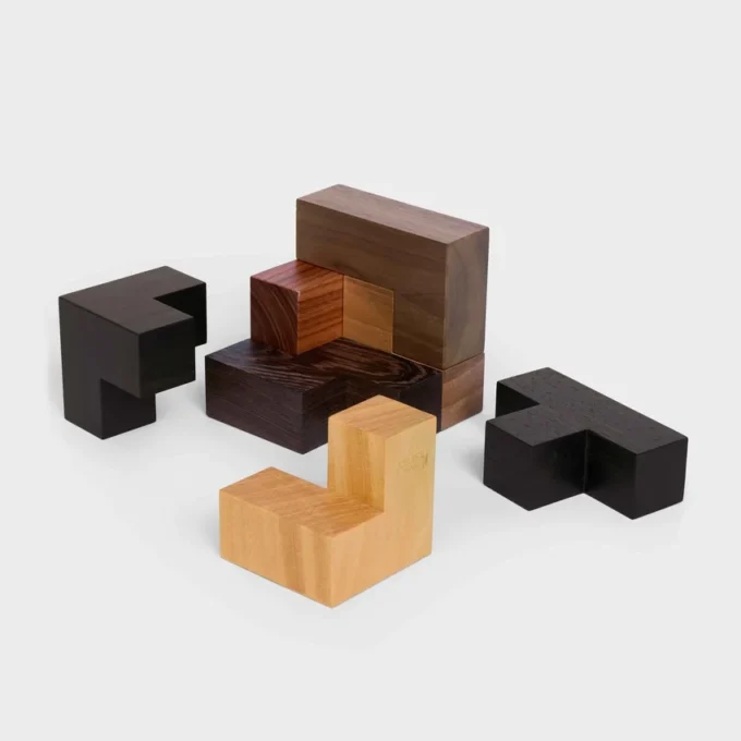 Puzzelkubus in houten en natuurlijk kalfsleren etui