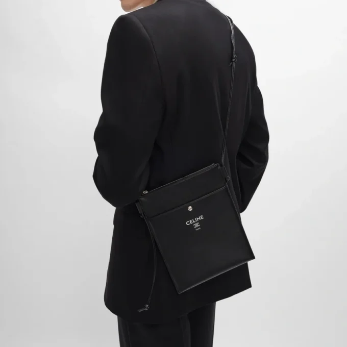 Sharp Pouch Take Away van glad lamsleer